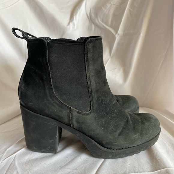 Black Suede Heeled Chelsea Boot - EU 37 - US 6.5 - Picture 3 of 6